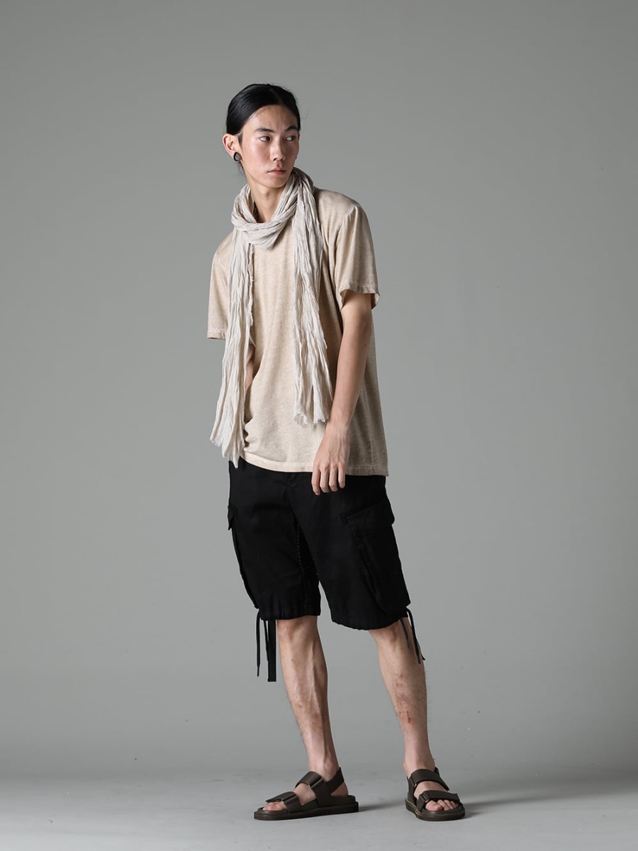 UMA WANG 23SS Various details that reflect the brand's worldview  - UM1552-Tan JOSEPH TOP Tan - Stole-No-1 Stole linen gauze beige - M3058 Drawstring Hem Bermudas - US9561-Army-Green Mens Sandal Army Green 2-001