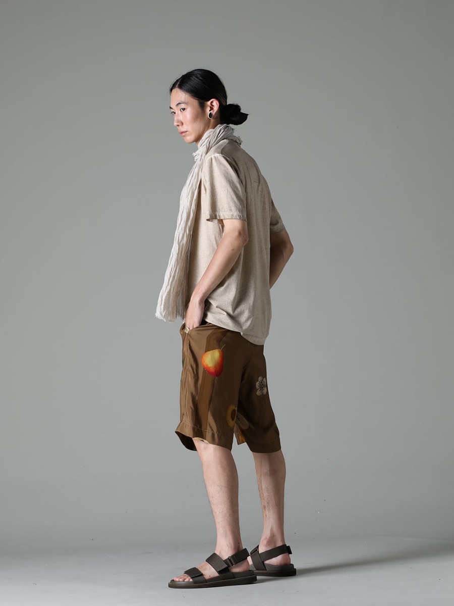 UMA WANG 23SS Distinctive fruit print with a professional touch - UM1552-Tan JOSEPH TOP Tan - Stole-No-1 Stole linen gauze beige - UM3531-Dark Green PALLOR PANTS Dark Green - US9561-Army-Green Mens Sandal Army Green 3-003