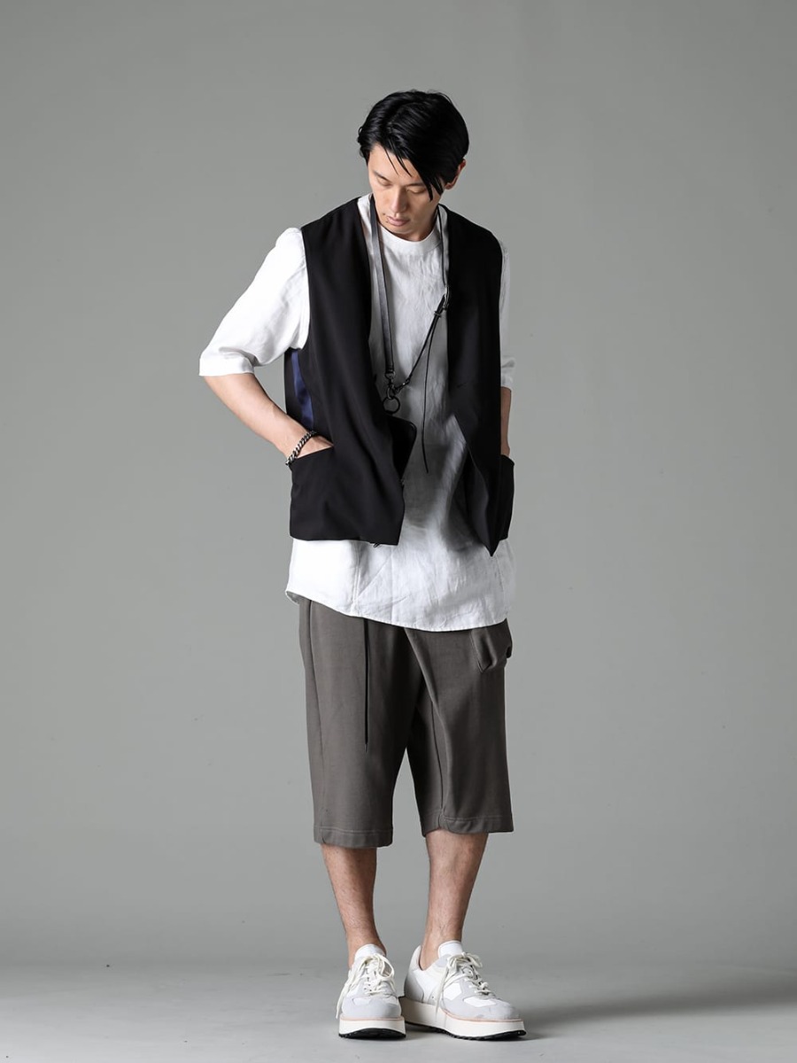 The Viridi-anne 2023SS Styling - Arrived from The Viridi-anne 23SS Collection, this summer styling features sweat wrap pants with a focus on RIPVANWINKLE, ASKyy and WERKSTATT:MÜNCHEN items. Summer styling for adults with a classic feel - RW-544 - Gurkha Vest - RW-529-Euro White - Solid Shirt-T Euro White - VI-3592-04-Dark-Grey - Sweat Wrap Pants Dark Grey - VI-3621-09 - Lace-up Sneakers 1-001