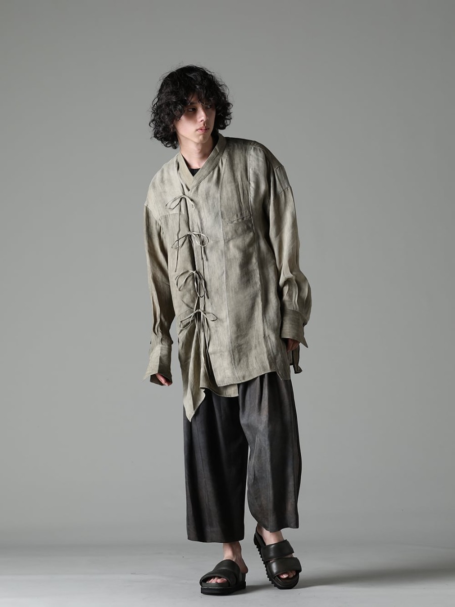 ZIGGY CHEN 23SS An impressive shawl collar shirt with an eye-catching front panel. - 0M2310717 Contrast Paneled String Shirt - 0M2310513 Pleated Wide Leg Trousers - BRK03 Rubber Sole Sandal - Calf Full Grain - BRK03 - BRK03 1-002