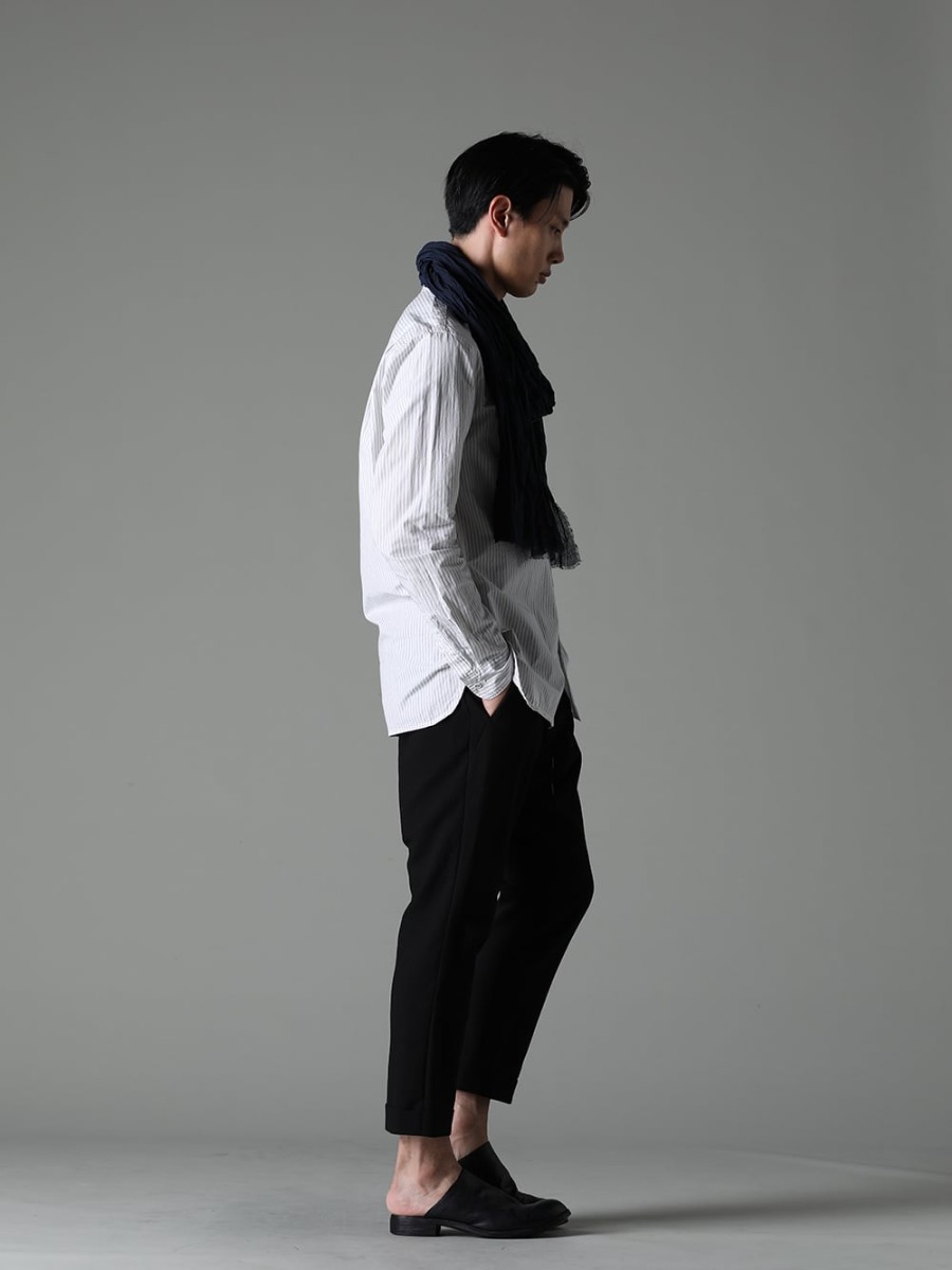 NOUSAN(ノウザン) 23SS(春夏) 軽いお出かけに最適なシンプルコーディネート - stand coller shirt スタンドカラーシャツ - Stole-No-2 ストール リネン ガーゼ ネイビー - PTI-CJSC クロップド スリム パンツ ハイ デンシティ コットン - M30S01 サボ 1-003