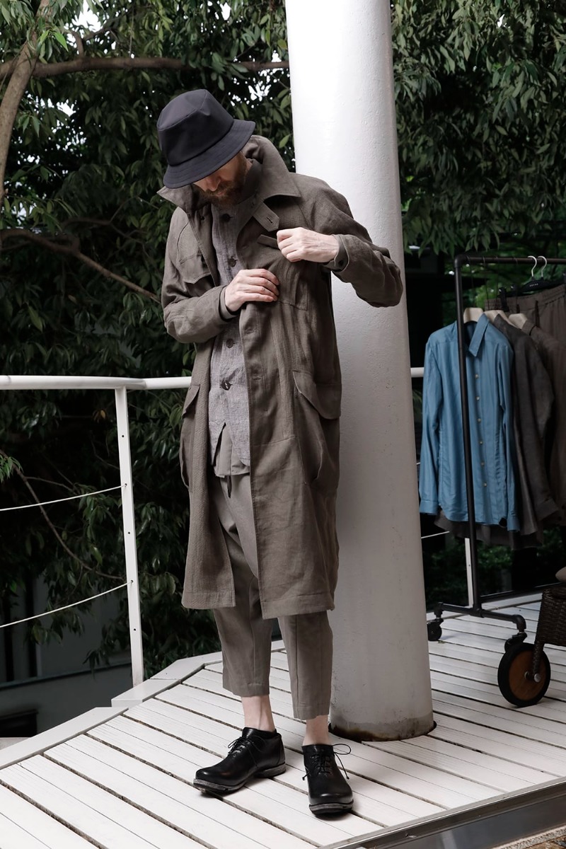 DEVOA 23SS CTI-BMMC Coat Linen combination VTK-STCV-Vintage-Blue Vest Ramie Vintage Blue SHN-SVCM-Mud-Gray Mao collar Long shirt Cotton/Silk/Viscose Mud Grey PTN-RGKL Drop crotch Cropped pants Cotton Khasi FW-VTHS Leather shoes GUIDI Calf   4-001