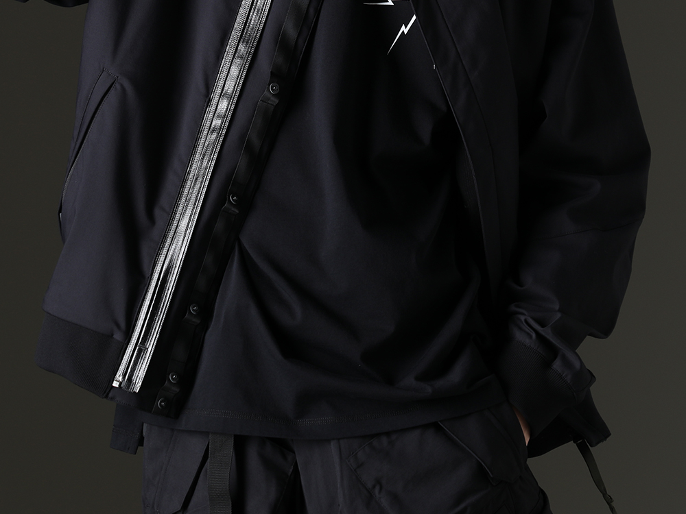 アクロニウム - 定番モデルをブラッシュアップしてリリース - J111TS-CH(Stealth Cargo Jacket) S29-PR-C(Long Sleeve T-shirt) - 2-005