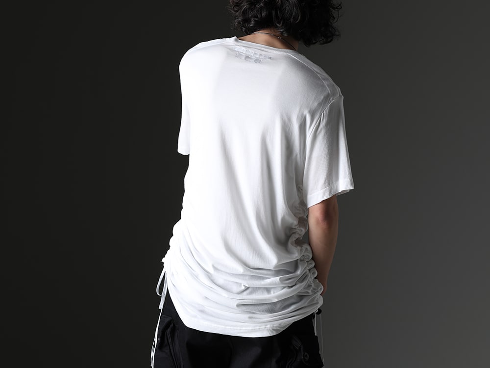 JULIUS(ユリウス) - 独特なシルエットを作り上げるロング丈Tシャツ - 819CUM4-offwhite(コットン/キュプラ ジャージー ドローコード ショートスリーブTシャツ オフホワイト) - 2-003