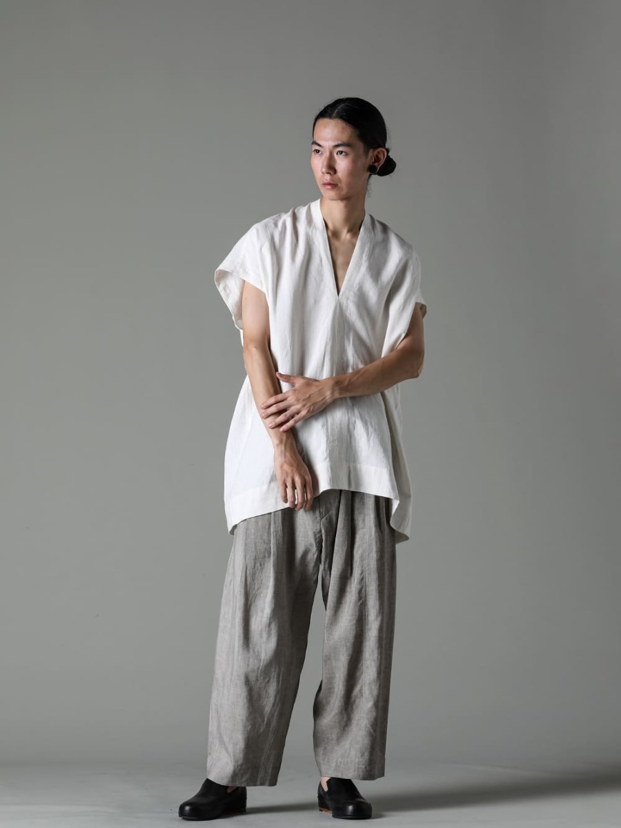 ZIGGY CHEN - ジギー チェン 23SS 抜群の風通しを誇るパナマ生地の２タックトラウザー - 0M2310528-Pleated Tapered Trousers - TUNIC#30-TUNIC #30 WIND KASURI LINEN COTTON CLOTH - Handsewn-Slipper-Handsewn Slipper 3-006