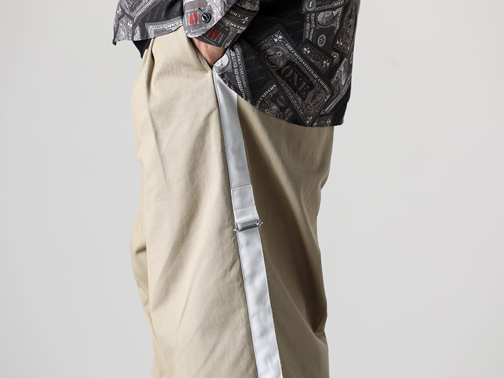 TAKAHIROMIYASHITATheSoloist 2023SS The work pants feature WHITE adjustable belt that goes great with sneakers! - sp.0011SS23-Khaki-White - side tape adjustable length 2 tucks work pant. Khaki x White 3-004