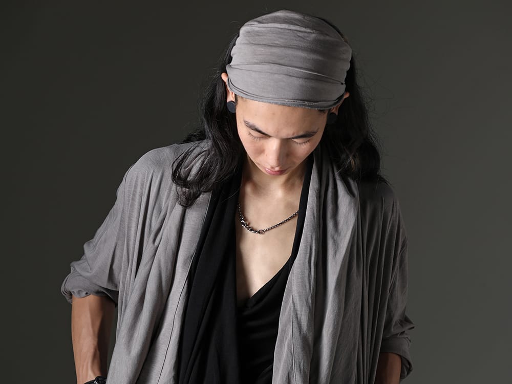 JULIUS 2023SS Draped items and jewelry for a glamorous look  - 819ACU3-gray - Cotton/Cupro Jersey Hair Band Gray - 819CUM3-gray - Cotton/Cupro Jersey Drape Cardigan Gray - 819CUM5-black - Cotton/Cupro Jersey Drape Neck Short Sleeve T-Shirt Black - M3920 - Loose mixed choker 2-002