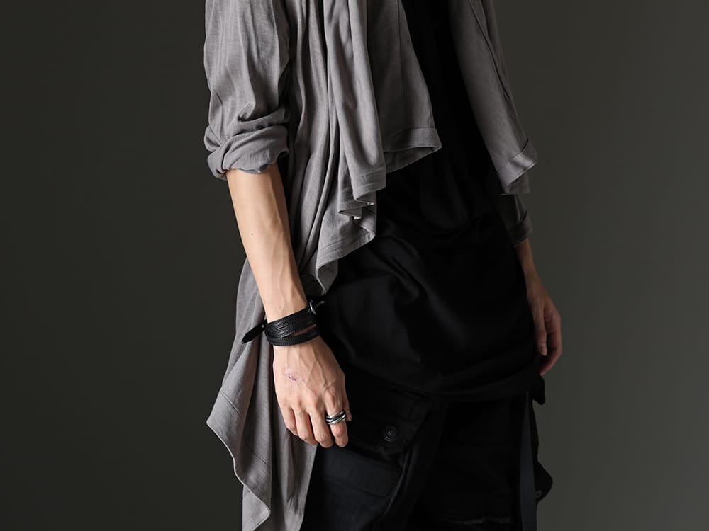 JULIUS 2023SS Draped items and jewelry for a glamorous look  - 819ACU3-gray - Cotton/Cupro Jersey Hair Band Gray - 819CUM3-gray - Cotton/Cupro Jersey Drape Cardigan Gray - 819CUM5-black - Cotton/Cupro Jersey Drape Neck Short Sleeve T-Shirt Black - 819ACU2-black-silver - Cow Leather Belt Bracelet Black × Silver 2-003