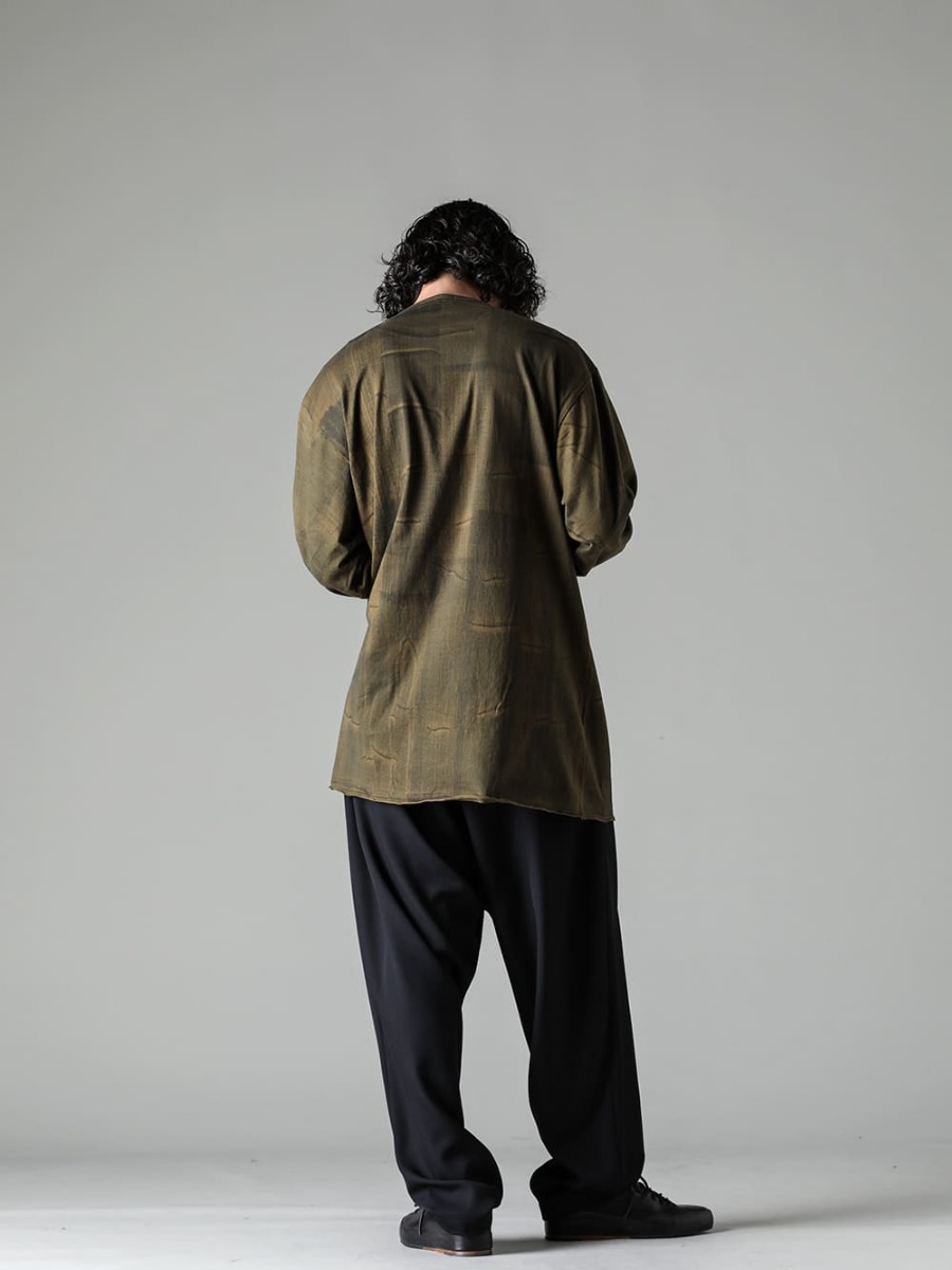 Yohji Yamamoto-ヨウジヤマモト 23-24AW(秋冬) スリットデザインを活かしたアレンジもオススメ！  - HJ-T27-072-Khaki-スリットディテール ロングスリーブTシャツ カーキ - MJ-P16-134-パネルサスペンダーパンツ - Handsewn-Classic-Lo-ハンドソーン クラシック ロー 2-003