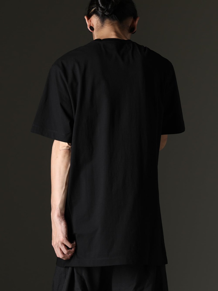 JULIUS(ユリウス) 23SS(春夏) 新たな可能性への開放：「Ungated;」  - 827CPM1-Black コットンSZジャージーTシャツ ブラック 2-005