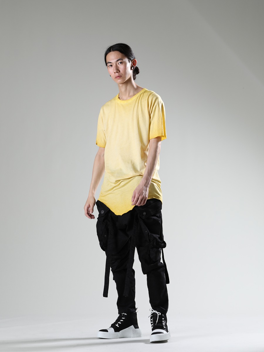 BORIS BIDJAN SABERI(ボリス ビジャン サベリ) 23SS(春夏) スタイリング - ハードな印象を与えるブランドミックスサマーコーディネート - 世界観の違う2ブランドで作り込まれたコーディネート - TS-ONE-PIECE.1-RF-FKN00001-FADED-FAT TS ワンピース.1-RF-FKN00001 FADED FAT - 202-BAMBA1.1 バンバ 1.1 ブラック Y ライトグレー / ホワイト ソール - 818PAM15-BK The R 別注 10.5oz ストレッチデニム ガスマスク カーゴパンツ 1-001