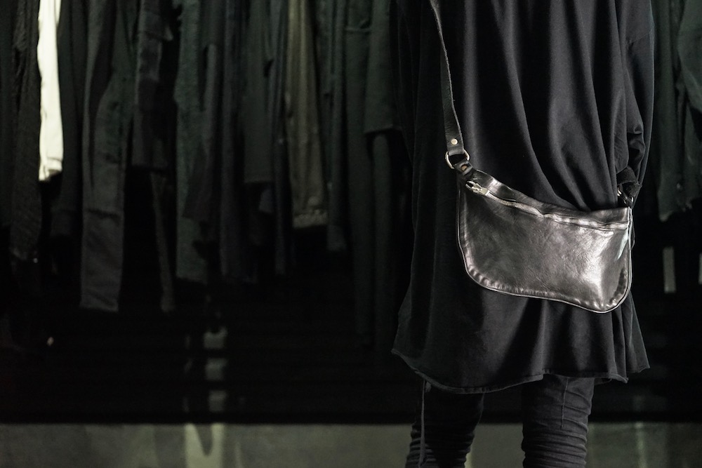 GUIDI 18 A/W [ Body Bag Soft Horse Full Grain - Q10 ] - FASCINATE BLOG