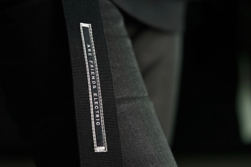 ダークシャドウ